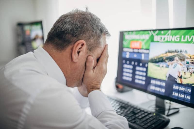 Hiện trạng vỡ nợ vì cờ bạc online